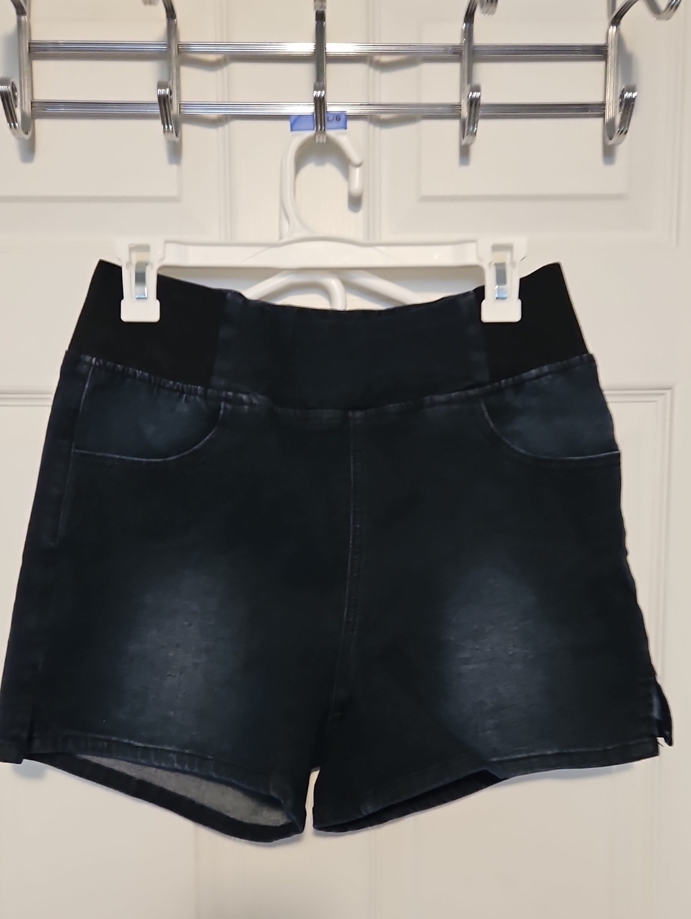 Women's Black High-Waist Stretch Denim Shorts